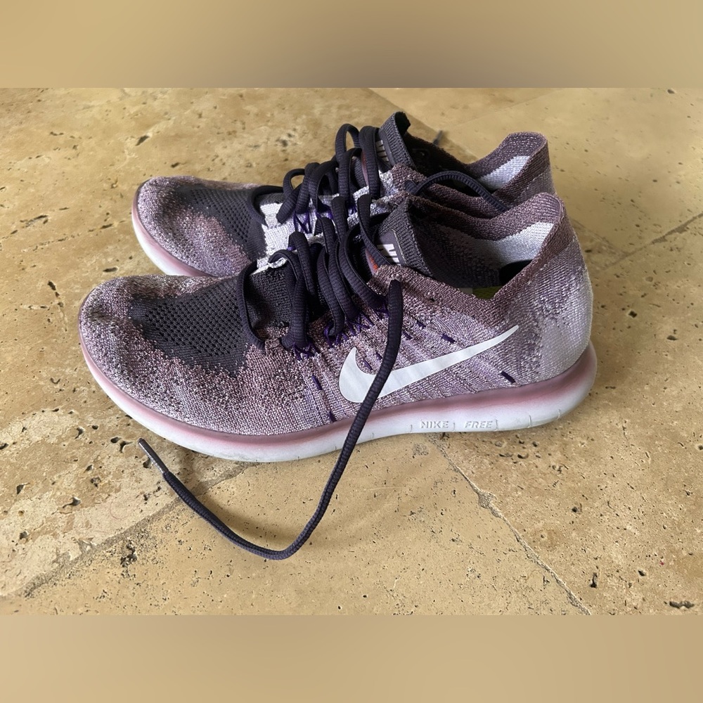 Nike Running free and flexible purple sneakers